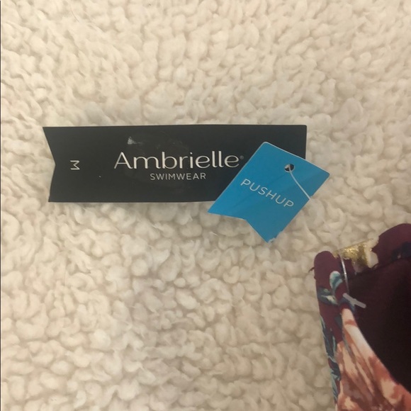 Ambrielle Swim top - Picture 7 of 16